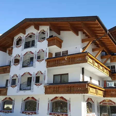 Alpenhotel Gurgltalblick فندق ناسيريث