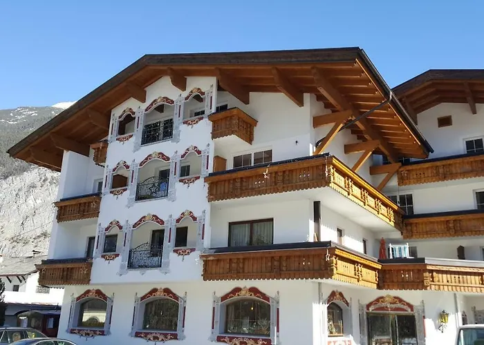 Alpenhotel Gurgltalblick Отель Нассерайт